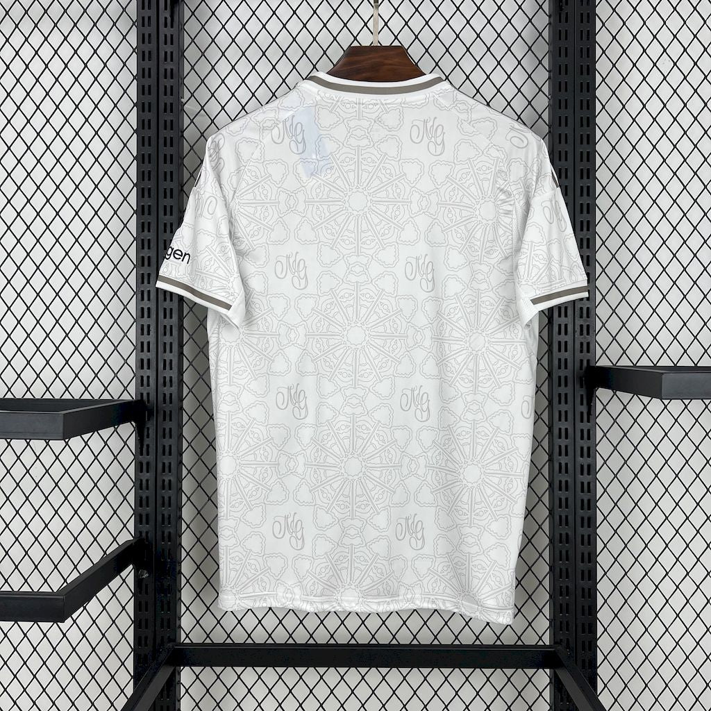 Nottingham Forest Borta 25/26