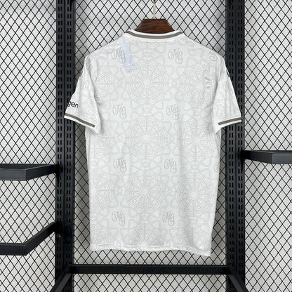 Nottingham Forest Borta 25/26