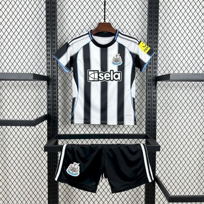 Newcastle United Hemma 25/26 (BARN)